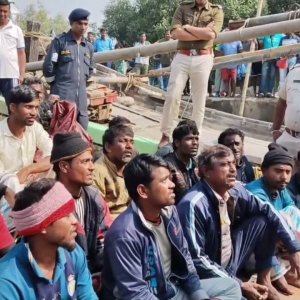 ভারতের জলসীমায় ২৪ বাংলাদেশি জেলেসহ আটক ট্রলার