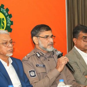 ঢাকার বাস ব্যবস্থায় ফিরছে ই-টিকেটিং ও কাউন্টার পদ্ধতি