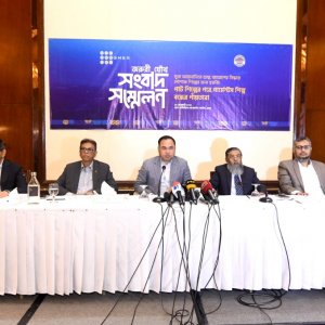 আমদানির চেয়ে দেশীয় সুতায় ২০ সেন্ট বেশি দিতেও প্রস্তুত পোশাকশিল্প মালিকরা