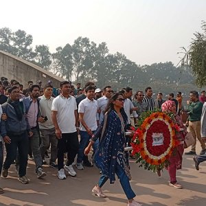 জিয়াউর রহমানের জন্মবার্ষিকী পালন: সমাধি প্রাঙ্গণে নেতাকর্মীদের ঢল 