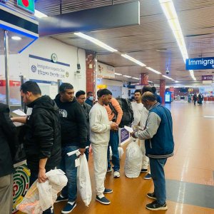 শূন্য হাতে আরও ৩৬ বাংলাদেশিকে ফেরত পাঠালো যুক্তরাষ্ট্র