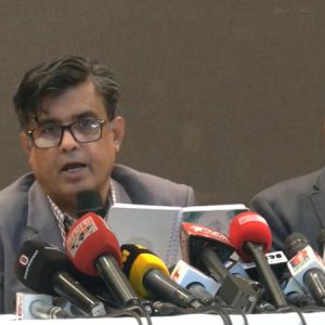 এক হচ্ছে স্বাস্থ্যের দুই বিভাগ