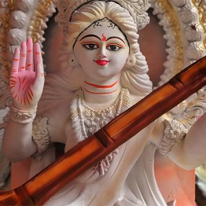 সরস্বতী পূজার প্রতিমা তৈরিতে ব্যস্ত শিল্পীরা (ফটোস্টোরি)