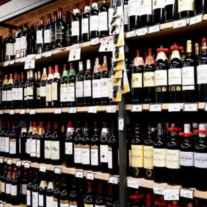 ম্যাক্রোঁকে শান্তি বোর্ডে আনতে ২০০ শতাংশ শুল্কের হুমকি ট্রাম্পের