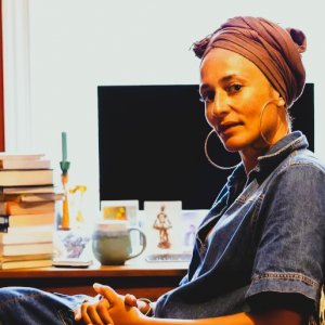 জেইডি স্মিথ : লেখায় ভালো করার ১০টি অভ্যাস