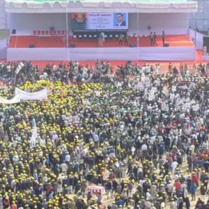 সিলেটের আলীয়া মাদ্রাসা মাঠে মানুষের ঢল সিলেটের আলীয়া মাদ্রাসা মাঠে মানুষের ঢল