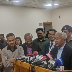 ভোটের সময় মোবাইল ও ইন্টারনেট ব্যাংকিং পুরোপুরি বন্ধ হবে না: ইসি সচিব 