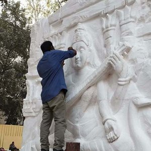 বিদ্যার দেবীর আগমনে সাজছে জগন্নাথ বিশ্ববিদ্যালয়