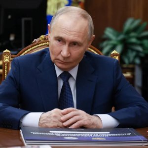 গ্রিনল্যান্ডের দাম হতে পারে সর্বোচ্চ ১০০ কোটি ডলার: পুতিন