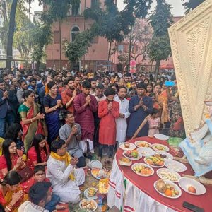 জবির ৩৯ মণ্ডপে সরস্বতী পূজা শুরু