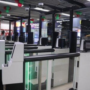 কাজে আসছে না ৩৪ কোটি টাকার ই-গেট