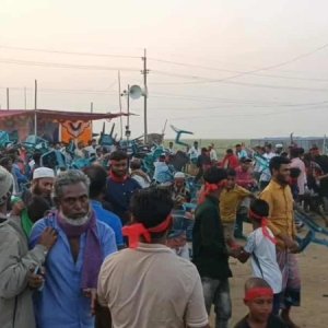 প্রার্থী ফজলুর রহমানের সভায় বিএনপির দুই গ্রুপের সংঘর্ষ, আহত ৩০