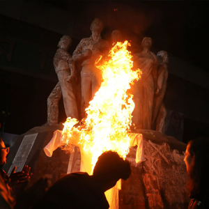 ডাকসু নিয়ে ‘কুরুচিপূর্ণ’ মন্তব্য, জামায়াত নেতার কুশপুত্তলিকা দাহ 