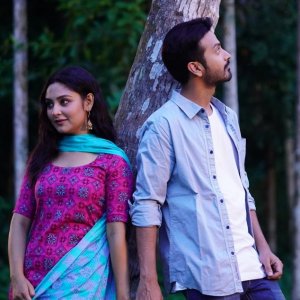 রাজনৈতিক বিরোধে ইয়াশ-নীহা!