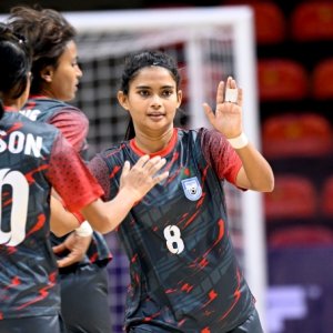 সাফ ফুটসালের শিরোপা জিতলো বাংলাদেশের মেয়েরা