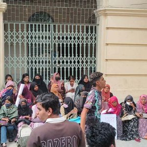 বিশেষ বৃত্তি: বৈষম্যের অভিযোগে জবির শিক্ষার্থীদের বিক্ষোভ