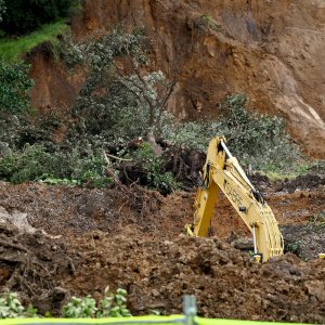 নিউজিল্যান্ডে ভূমিধসে নিহত অন্তত ৬, উদ্ধার কাজ স্থগিত