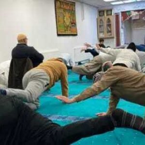 যুক্তরাজ্যের মসজিদ: নামাজের গণ্ডি পেরিয়ে জীবনরক্ষার আশ্রয়