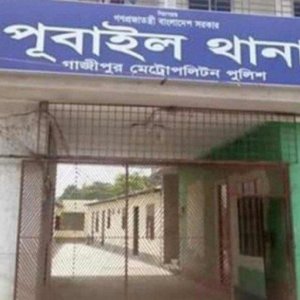 দুই সন্তান নিয়ে ট্রেনের নিচে ঝাঁপ দিলেন মা, মারা গেলেন ৩ জনই দুই সন্তান নিয়ে ট্রেনের নিচে ঝাঁপ দিলেন মা, মারা গেলেন ৩ জনই