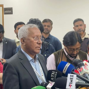 অভিযোগ করতে পারছেন মানেই লেভেল প্লেয়িং ফিল্ড আছে: ইসি সচিব 