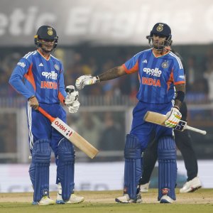 অভিষেকের ১৪ বলে ফিফটি, টানা নবম সিরিজ ভারতের 