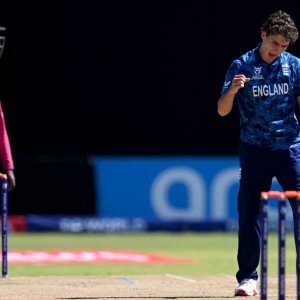 ইংল্যান্ডের কাছে হার, সুপার সিক্সেই বিদায় বাংলাদেশের 