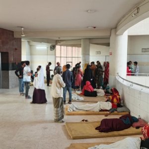 গাজীপুরে অর্ধশতাধিক পোশাকশ্রমিক অসুস্থ, ২১ জন হাসপাতালে ভর্তি