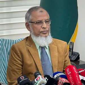 ‘নির্বাচনে দায়িত্বরতরা গণভোটের পক্ষে-বিপক্ষে প্রচার চালাতে পারবেন না’