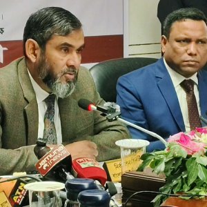 ভোটের সততা নষ্ট হওয়ার বিষয়ে ছাড় দেওয়া হবে না: ইসি সানাউল্লাহ