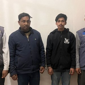 প্রতারণা চক্রের আরও ২ সদস্য গ্রেফতার