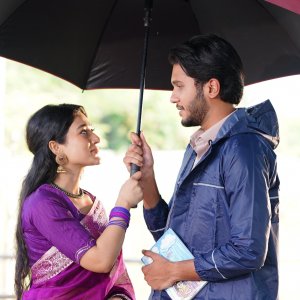 নাওভি-জিমকে নিয়ে ‘নীল রেইনকোট’