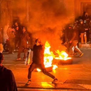 হাসপাতালে লাশের স্তূপ, ছাদে স্নাইপার: ইরানে ভয়াবহ দমনপীড়নের চিত্র