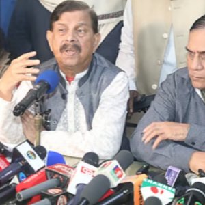 বিএনপির প্রার্থীর বিরুদ্ধে প্রচারে বাধার অভিযোগ মান্নার