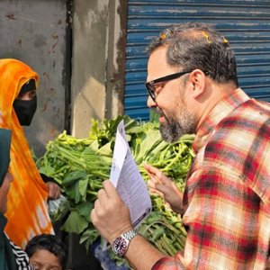 নিম্নআয়ের মানুষের স্থায়ী পুনর্বাসনের ব্যবস্থা করা হবে: আমিনুল হক