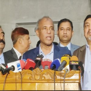 আগের তুলনায় এবার ভোটের প্রস্তুতি অনেক ভালো: স্বরাষ্ট্র উপদেষ্টা