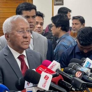 ‘নির্বাচনি মাঠে কেউ বাড়াবাড়ি করছে কি না তা জানতে চেয়েছে মার্কিন রাষ্ট্রদূত’