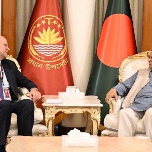 হাই-প্রোফাইল ইভেন্ট করার পরও রোহিঙ্গা সংকট প্রাপ্য মনোযোগ পাচ্ছে না: প্রধান উপদেষ্টা