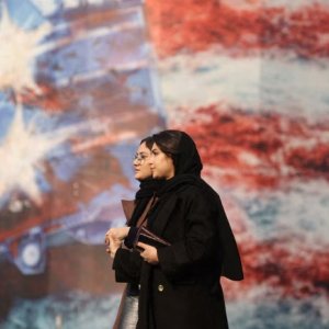 ইরানে বিক্ষোভ উসকে দিতে হামলার ভাবনা ট্রাম্পের