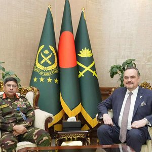 সেনাপ্রধানের সঙ্গে মার্কিন রাষ্ট্রদূতের সাক্ষাৎ: দ্বিপাক্ষিক সম্পর্ক জোরদারে গুরুত্ব 