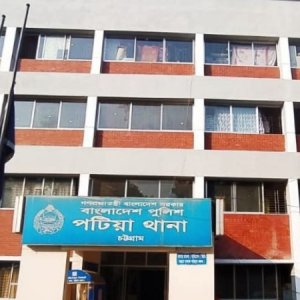 পটিয়ায় বাসচাপায় নৌবাহিনীর এক সৈনিক নিহত