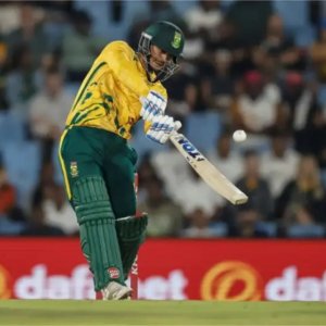 সেঞ্চুরিয়ানে ডি ককের রেকর্ড সেঞ্চুরি, এক ম্যাচ হাতে রেখেই সিরিজ প্রোটিয়াদের 