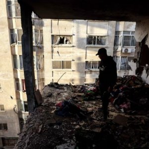 গাজায় ইসরায়েলি বিমান হামলায় শিশুসহ অন্তত ২৭ নিহত