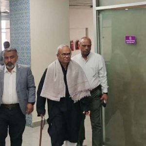 সিইসির সঙ্গে বৈঠকে বিএনপির প্রতিনিধি দল 