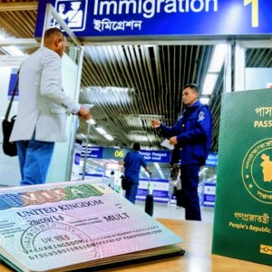 যুক্তরাজ্যের বৈধ ভিসা ও টিকেট থাকার পরও মিলছে না বোর্ডিং পাস: বিপাকে বাংলা‌দেশি যাত্রীরা