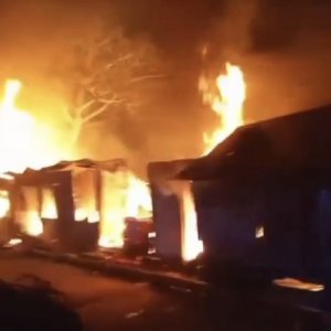 নবীনগরে বিএনপি অফিসে আগুন