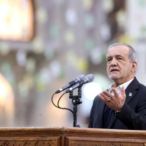 বিক্ষোভে নিহত প্রায় ৩ হাজার জনের নাম প্রকাশ করলো ইরান