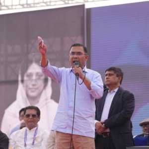 একটি দল নারীদের নিয়ে বাজে ভাষায় কথা বলে, যা মুখে আনা যায় না: তারেক রহমান