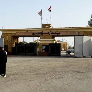 সীমিত পরিসরে রাফাহ সীমান্ত খুলে দিলো ইসরায়েল