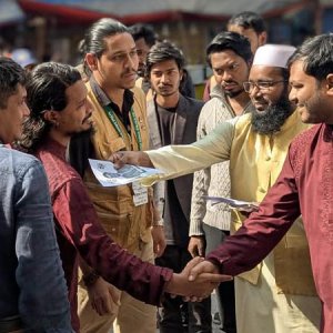 শাপলা কলি প্রতীকের প্রার্থী আরিফুলের গণসংযোগ ও লিফলেট বিতরণ