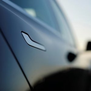 নিরাপত্তা ঝুঁকি: বৈদ্যুতিক গাড়িতে লুকানো দরজার হাতল নিষিদ্ধ চীনে